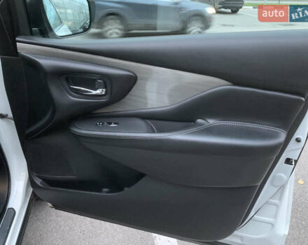 Белый Ниссан Мурано, объемом двигателя 3.5 л и пробегом 158 тыс. км за 13500 $, фото 7 на Automoto.ua