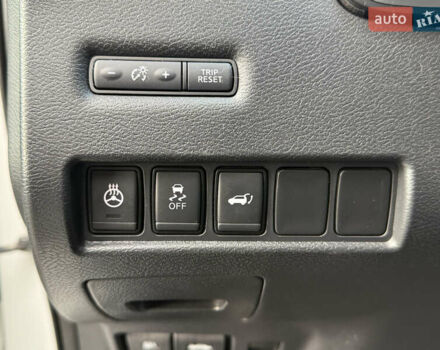 Белый Ниссан Мурано, объемом двигателя 3.5 л и пробегом 130 тыс. км за 15800 $, фото 61 на Automoto.ua