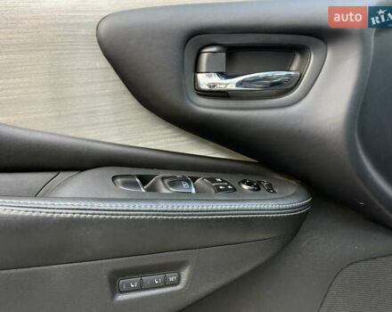 Белый Ниссан Мурано, объемом двигателя 3.5 л и пробегом 130 тыс. км за 15800 $, фото 58 на Automoto.ua