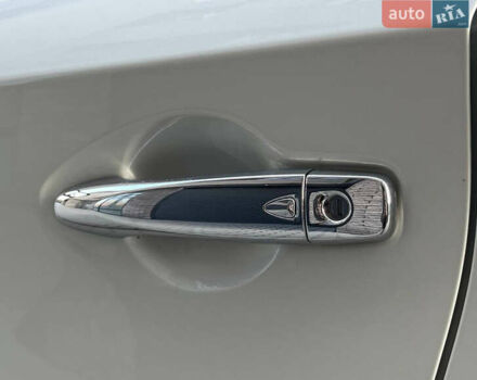 Белый Ниссан Мурано, объемом двигателя 3.5 л и пробегом 177 тыс. км за 14900 $, фото 12 на Automoto.ua