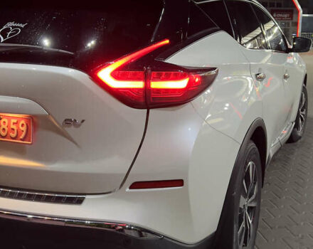 Белый Ниссан Мурано, объемом двигателя 3.5 л и пробегом 57 тыс. км за 19100 $, фото 2 на Automoto.ua