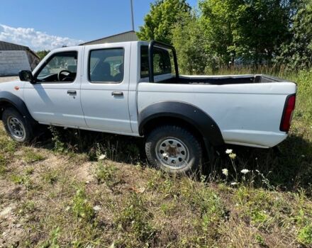 Білий Ніссан НП, об'ємом двигуна 2.5 л та пробігом 273 тис. км за 5500 $, фото 1 на Automoto.ua