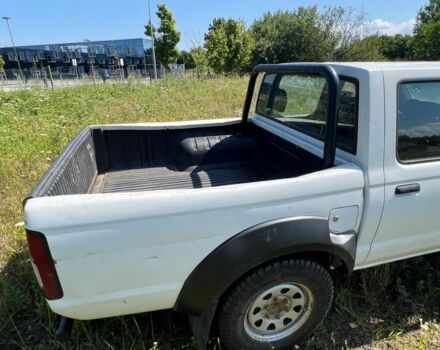 Білий Ніссан НП, об'ємом двигуна 2.5 л та пробігом 273 тис. км за 5500 $, фото 3 на Automoto.ua