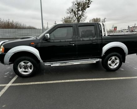 Чорний Ніссан НП, об'ємом двигуна 2.4 л та пробігом 330 тис. км за 12500 $, фото 3 на Automoto.ua