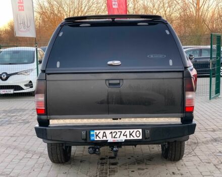 Черный Ниссан НП, объемом двигателя 2.5 л и пробегом 220 тыс. км за 14999 $, фото 5 на Automoto.ua