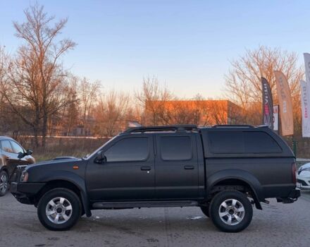 Черный Ниссан НП, объемом двигателя 2.5 л и пробегом 220 тыс. км за 14999 $, фото 3 на Automoto.ua