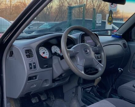 Черный Ниссан НП, объемом двигателя 2.5 л и пробегом 220 тыс. км за 14999 $, фото 9 на Automoto.ua