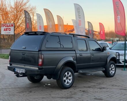 Черный Ниссан НП, объемом двигателя 2.5 л и пробегом 220 тыс. км за 14999 $, фото 4 на Automoto.ua