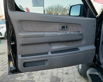 Черный Ниссан НП, объемом двигателя 2.5 л и пробегом 220 тыс. км за 14999 $, фото 8 на Automoto.ua