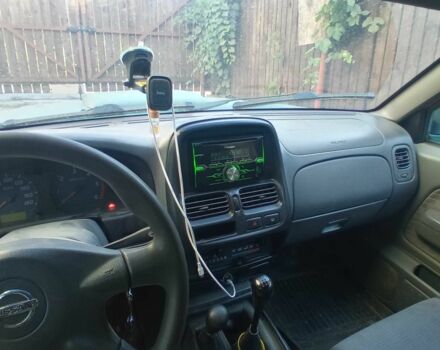 Красный Ниссан НП, объемом двигателя 2.5 л и пробегом 286 тыс. км за 4985 $, фото 10 на Automoto.ua