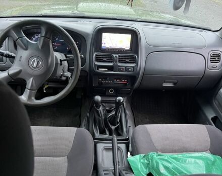 Зелений Ніссан НП, об'ємом двигуна 2.5 л та пробігом 200 тис. км за 8700 $, фото 3 на Automoto.ua