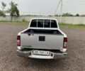 Белый Ниссан НП300, объемом двигателя 2.5 л и пробегом 125 тыс. км за 9000 $, фото 2 на Automoto.ua