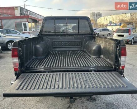 Черный Ниссан НП300, объемом двигателя 2.49 л и пробегом 299 тыс. км за 8750 $, фото 10 на Automoto.ua