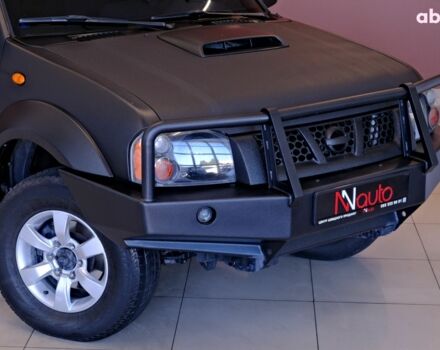 Черный Ниссан НП300, объемом двигателя 2.5 л и пробегом 172 тыс. км за 16900 $, фото 2 на Automoto.ua