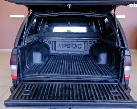 Черный Ниссан НП300, объемом двигателя 2.5 л и пробегом 172 тыс. км за 16900 $, фото 8 на Automoto.ua