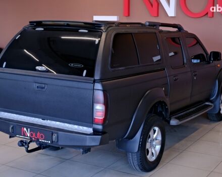 Черный Ниссан НП300, объемом двигателя 2.5 л и пробегом 172 тыс. км за 16900 $, фото 4 на Automoto.ua