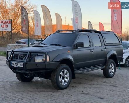 Черный Ниссан НП300, объемом двигателя 2.5 л и пробегом 220 тыс. км за 14999 $, фото 1 на Automoto.ua