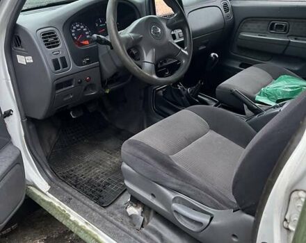 Зелений Ніссан НП300, об'ємом двигуна 2.49 л та пробігом 200 тис. км за 8700 $, фото 13 на Automoto.ua