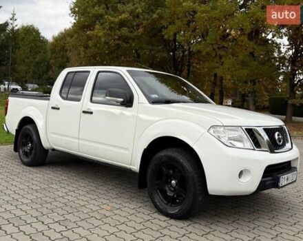 Белый Ниссан Навара, объемом двигателя 2.49 л и пробегом 350 тыс. км за 2964 $, фото 6 на Automoto.ua