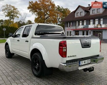 Белый Ниссан Навара, объемом двигателя 2.49 л и пробегом 350 тыс. км за 2964 $, фото 3 на Automoto.ua