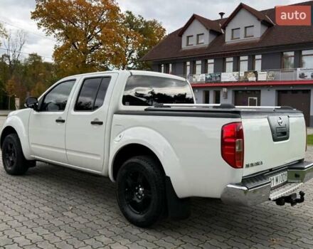 Белый Ниссан Навара, объемом двигателя 2.49 л и пробегом 350 тыс. км за 2964 $, фото 5 на Automoto.ua