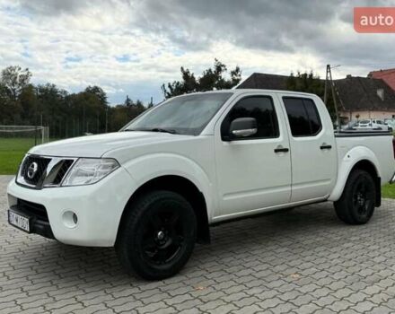 Белый Ниссан Навара, объемом двигателя 2.49 л и пробегом 350 тыс. км за 2964 $, фото 4 на Automoto.ua