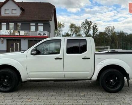 Белый Ниссан Навара, объемом двигателя 2.49 л и пробегом 350 тыс. км за 2964 $, фото 2 на Automoto.ua