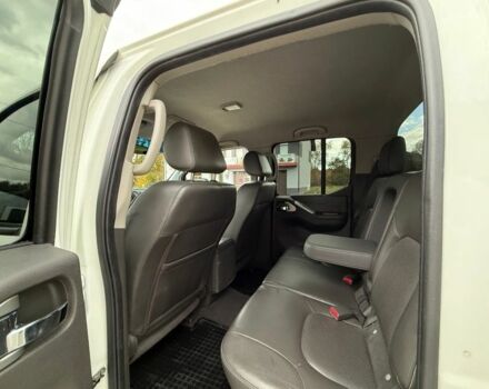 Ниссан Навара 2003 в Сумах на Automoto.ua Белый Ниссан Навара, объемом двигателя 2.5 л и пробегом 278 тыс. км за 4100 $, фото 4 на Automoto.ua