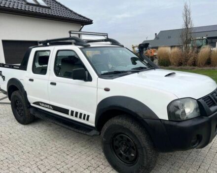Білий Ніссан Навара, об'ємом двигуна 2.5 л та пробігом 220 тис. км за 2483 $, фото 2 на Automoto.ua