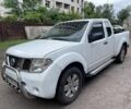 Белый Ниссан Навара, объемом двигателя 2.5 л и пробегом 240 тыс. км за 7789 $, фото 1 на Automoto.ua
