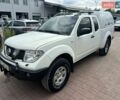 Белый Ниссан Навара, объемом двигателя 2.49 л и пробегом 350 тыс. км за 8500 $, фото 1 на Automoto.ua