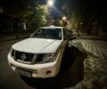 Белый Ниссан Навара, объемом двигателя 2.5 л и пробегом 222 тыс. км за 5000 $, фото 1 на Automoto.ua