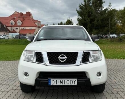 Белый Ниссан Навара, объемом двигателя 2.5 л и пробегом 218 тыс. км за 2900 $, фото 1 на Automoto.ua