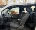 Белый Ниссан Навара, объемом двигателя 2.5 л и пробегом 268 тыс. км за 4600 $, фото 4 на Automoto.ua