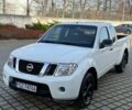 Белый Ниссан Навара, объемом двигателя 2.5 л и пробегом 268 тыс. км за 4600 $, фото 2 на Automoto.ua