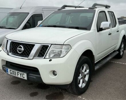 Белый Ниссан Навара, объемом двигателя 2.5 л и пробегом 240 тыс. км за 4500 $, фото 1 на Automoto.ua