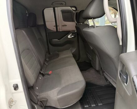 Белый Ниссан Навара, объемом двигателя 2.5 л и пробегом 280 тыс. км за 7350 $, фото 21 на Automoto.ua