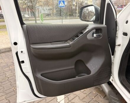 Белый Ниссан Навара, объемом двигателя 2.5 л и пробегом 280 тыс. км за 7350 $, фото 20 на Automoto.ua