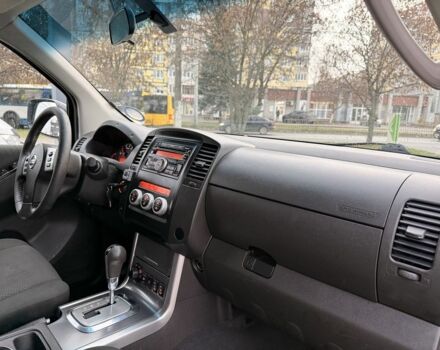 Белый Ниссан Навара, объемом двигателя 2.5 л и пробегом 280 тыс. км за 7100 $, фото 18 на Automoto.ua