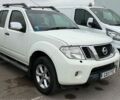 Белый Ниссан Навара, объемом двигателя 2.5 л и пробегом 240 тыс. км за 4500 $, фото 1 на Automoto.ua