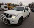 Белый Ниссан Навара, объемом двигателя 2.5 л и пробегом 280 тыс. км за 7100 $, фото 1 на Automoto.ua