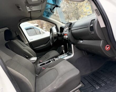 Белый Ниссан Навара, объемом двигателя 2.5 л и пробегом 280 тыс. км за 7350 $, фото 22 на Automoto.ua