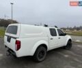 Белый Ниссан Навара, объемом двигателя 2.49 л и пробегом 325 тыс. км за 12999 $, фото 4 на Automoto.ua