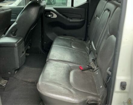 Белый Ниссан Навара, объемом двигателя 2.5 л и пробегом 240 тыс. км за 4500 $, фото 4 на Automoto.ua