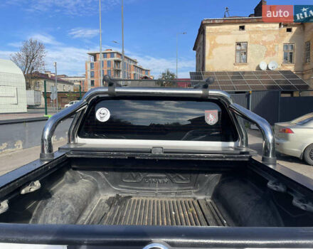 Ниссан Навара 2012 в Львове на Automoto.ua Белый Ниссан Навара, объемом двигателя 2.5 л и пробегом 212 тыс. км за 16000 $, фото 5 на Automoto.ua