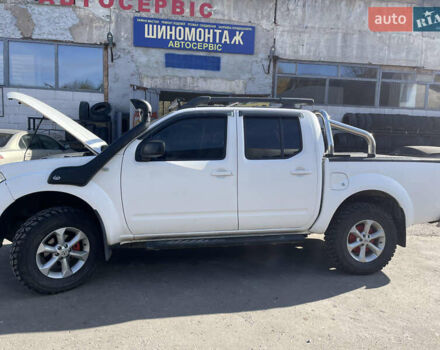 Ниссан Навара 2012 в Львове на Automoto.ua Белый Ниссан Навара, объемом двигателя 2.5 л и пробегом 212 тыс. км за 16000 $, фото 2 на Automoto.ua