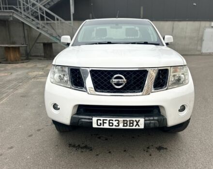 Белый Ниссан Навара, объемом двигателя 2.5 л и пробегом 250 тыс. км за 6200 $, фото 2 на Automoto.ua