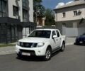 Белый Ниссан Навара, объемом двигателя 2.5 л и пробегом 300 тыс. км за 6800 $, фото 1 на Automoto.ua