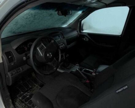 Білий Ніссан Навара, об'ємом двигуна 2.5 л та пробігом 200 тис. км за 6000 $, фото 1 на Automoto.ua