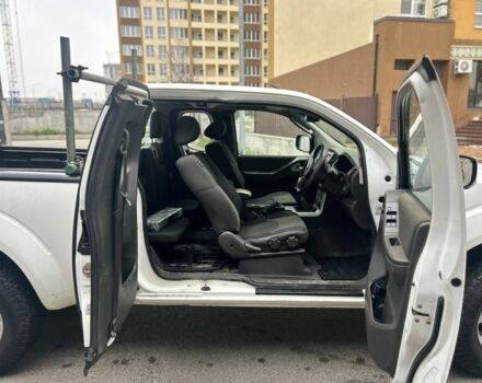 Белый Ниссан Навара, объемом двигателя 2.5 л и пробегом 250 тыс. км за 6200 $, фото 9 на Automoto.ua